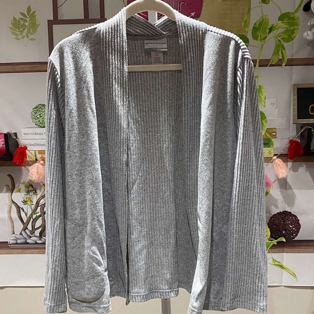Alfred Dunner Petite Gray Knit Cardigan XL. Ptp is 24.